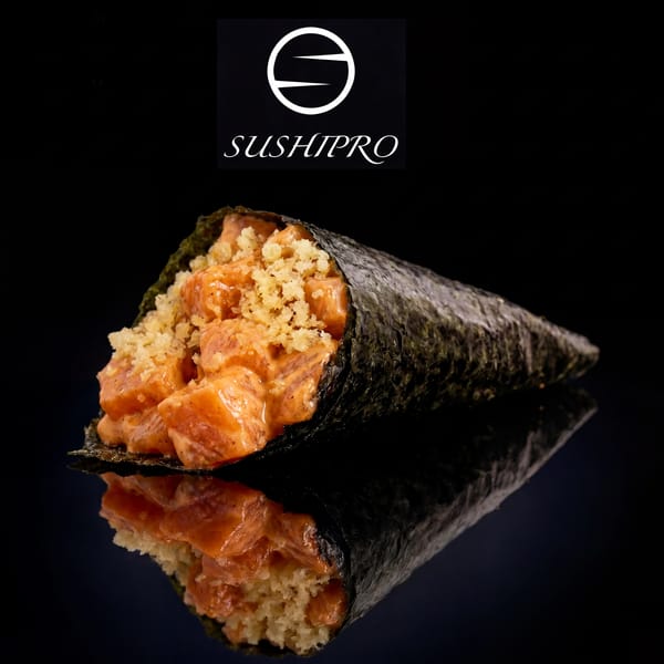 Spicy Salmon Temaki